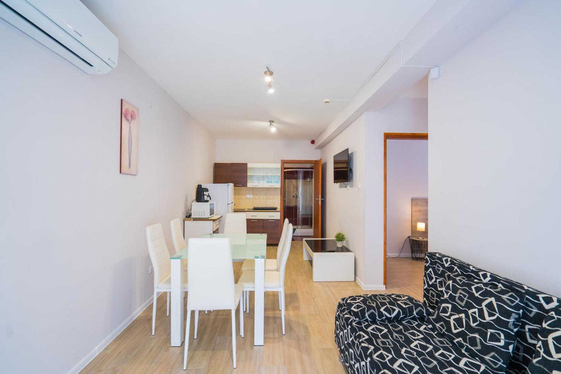 Riviera Apartmanhaz Siófok Exteriör bild