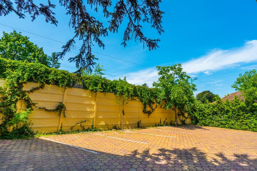 Riviera Apartmanhaz Siófok Exteriör bild